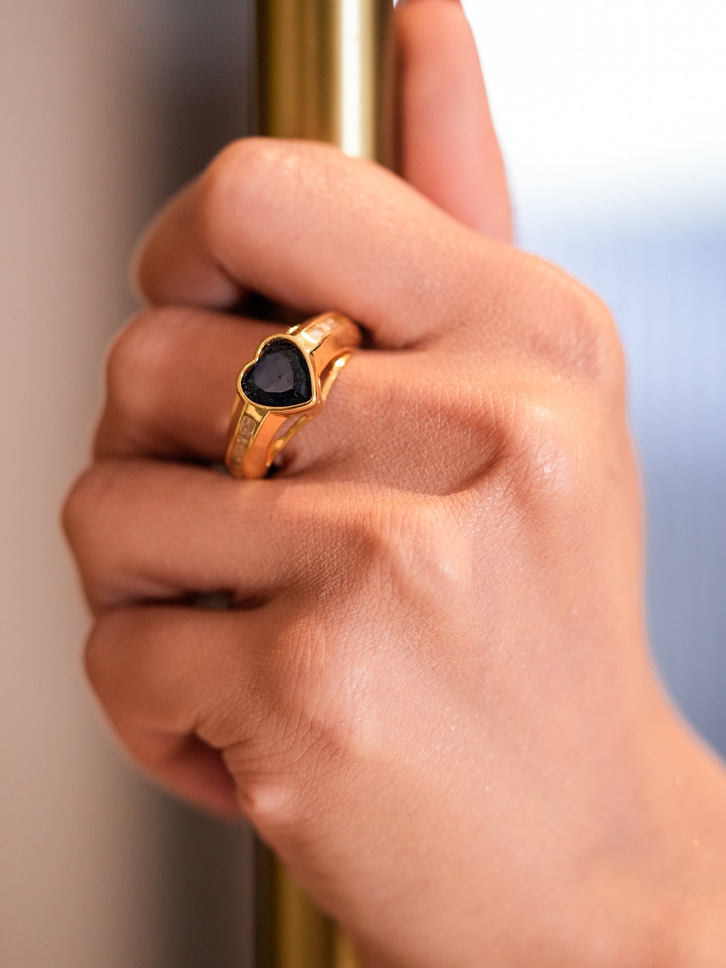 BLACK HEART RING