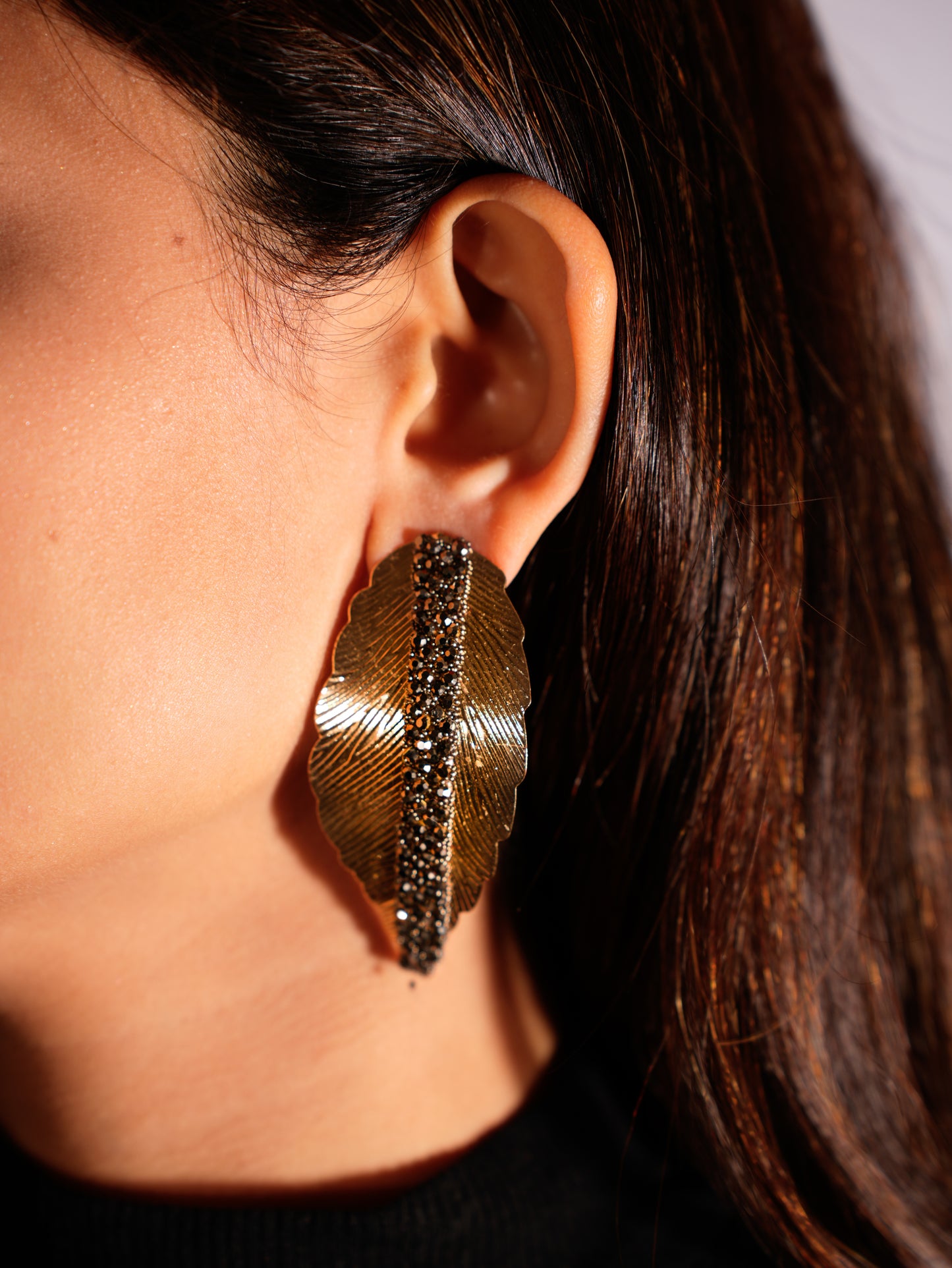 BLING BLACK LEAF EARRINGS