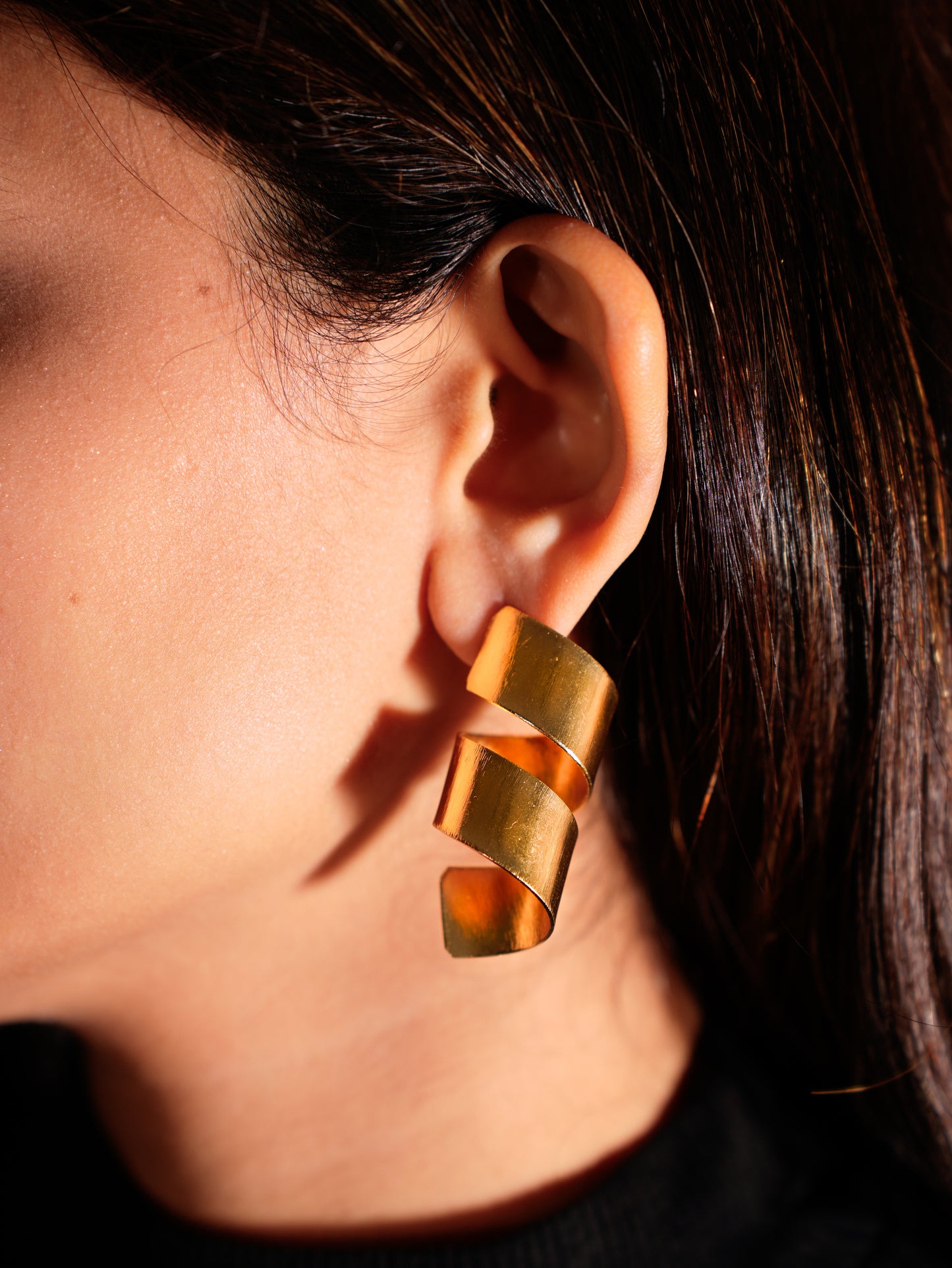 BOLD TWIST EARRINGS