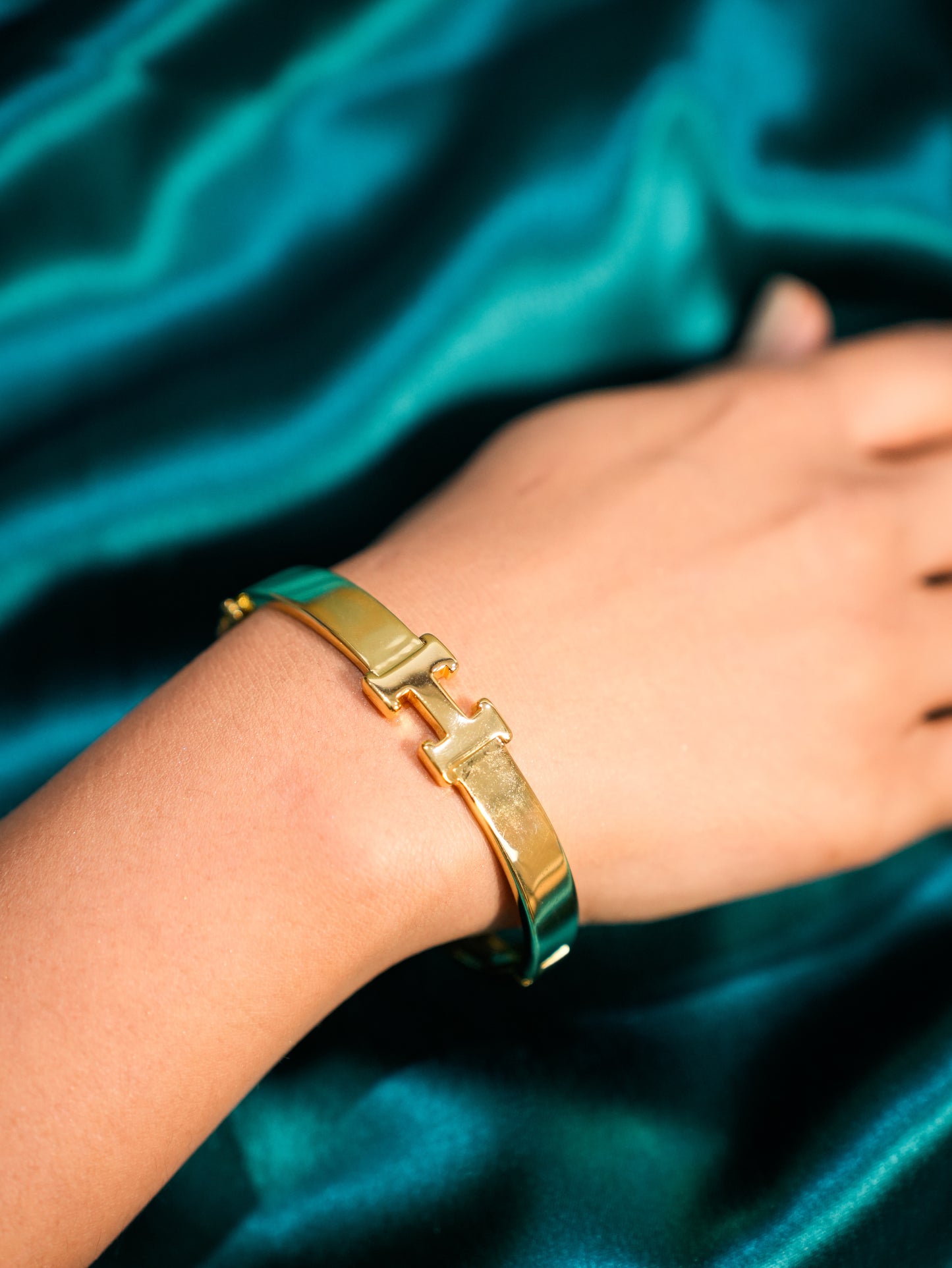 CLASSIC GOLD ALPHABET CUFF