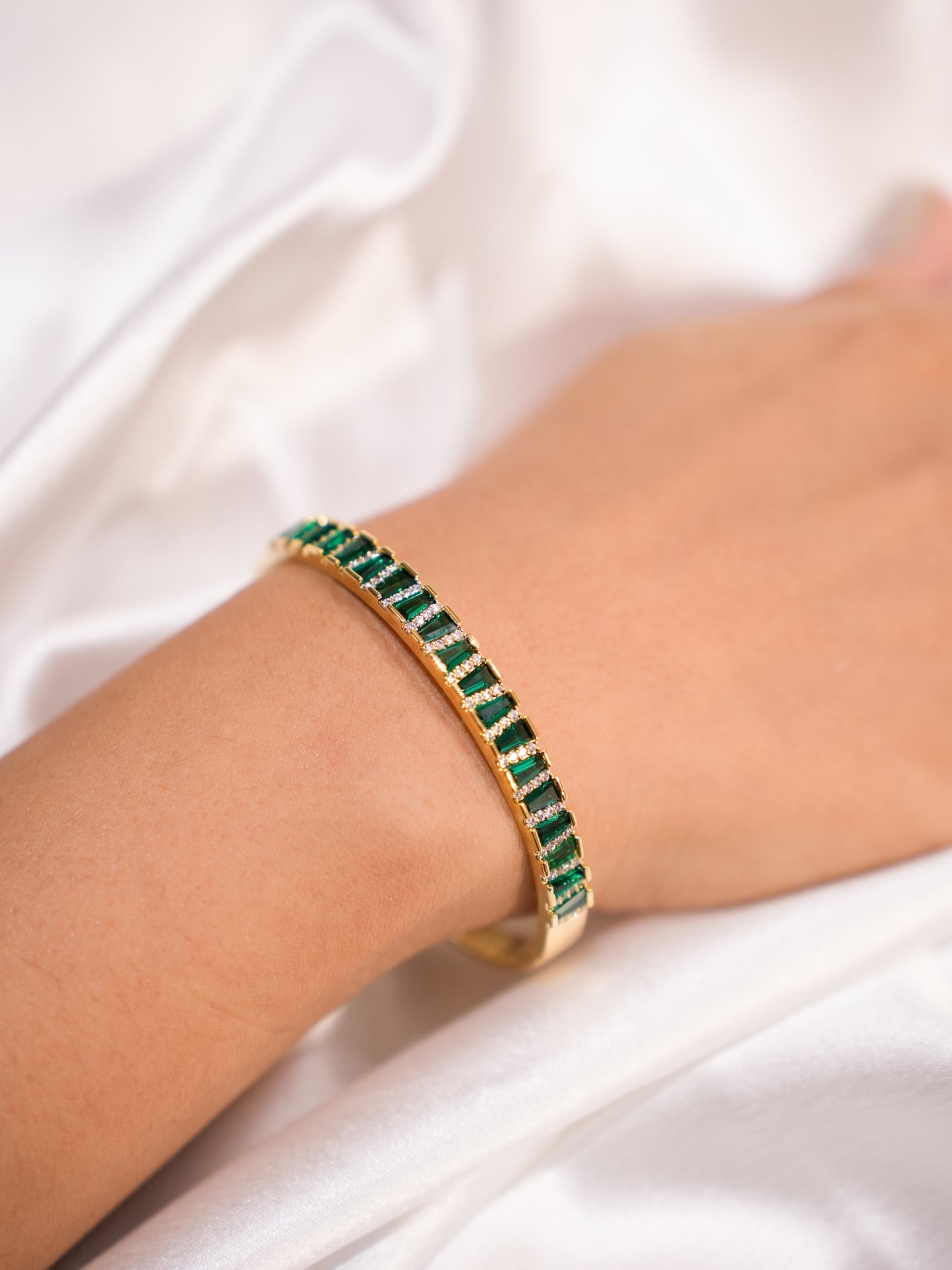 EMERALD BAGUETTE DIAMOND BRACELET