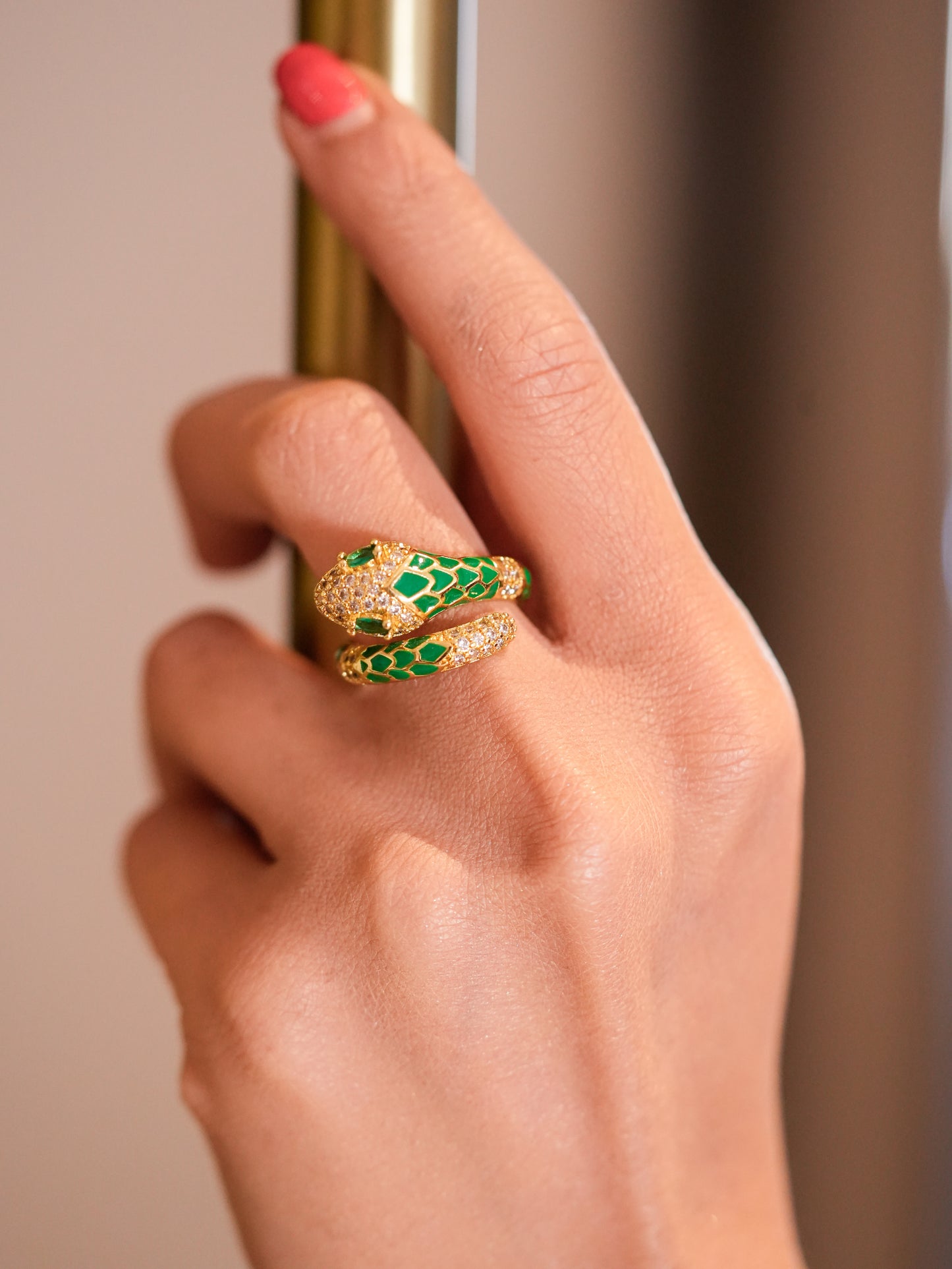 EMERALD GREEN SERPENT RING