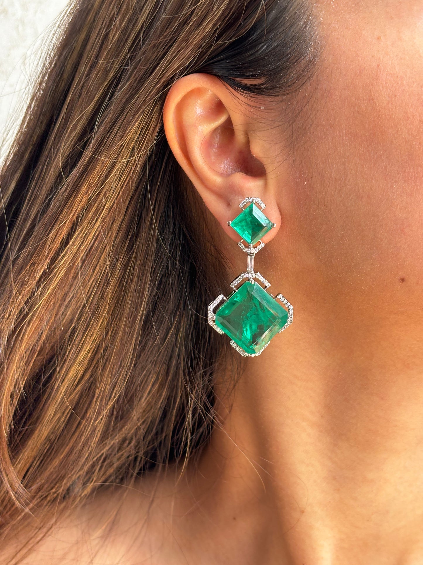 EMERALD HEXA GLOW EARRINGS