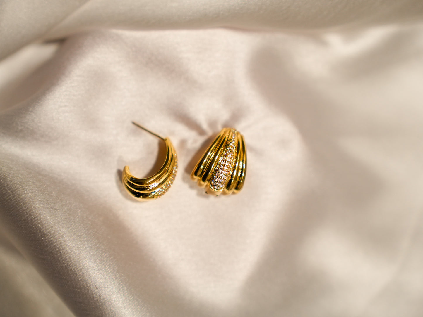 GOLD DIAMOND EARRINGS