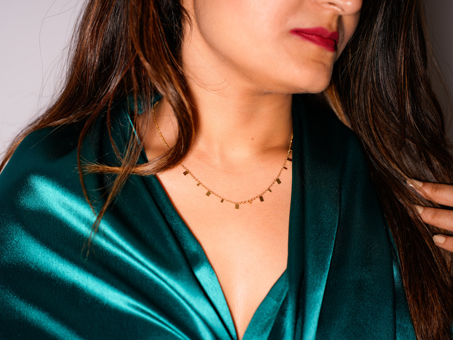 GOLD MINI BAR NECKLACE