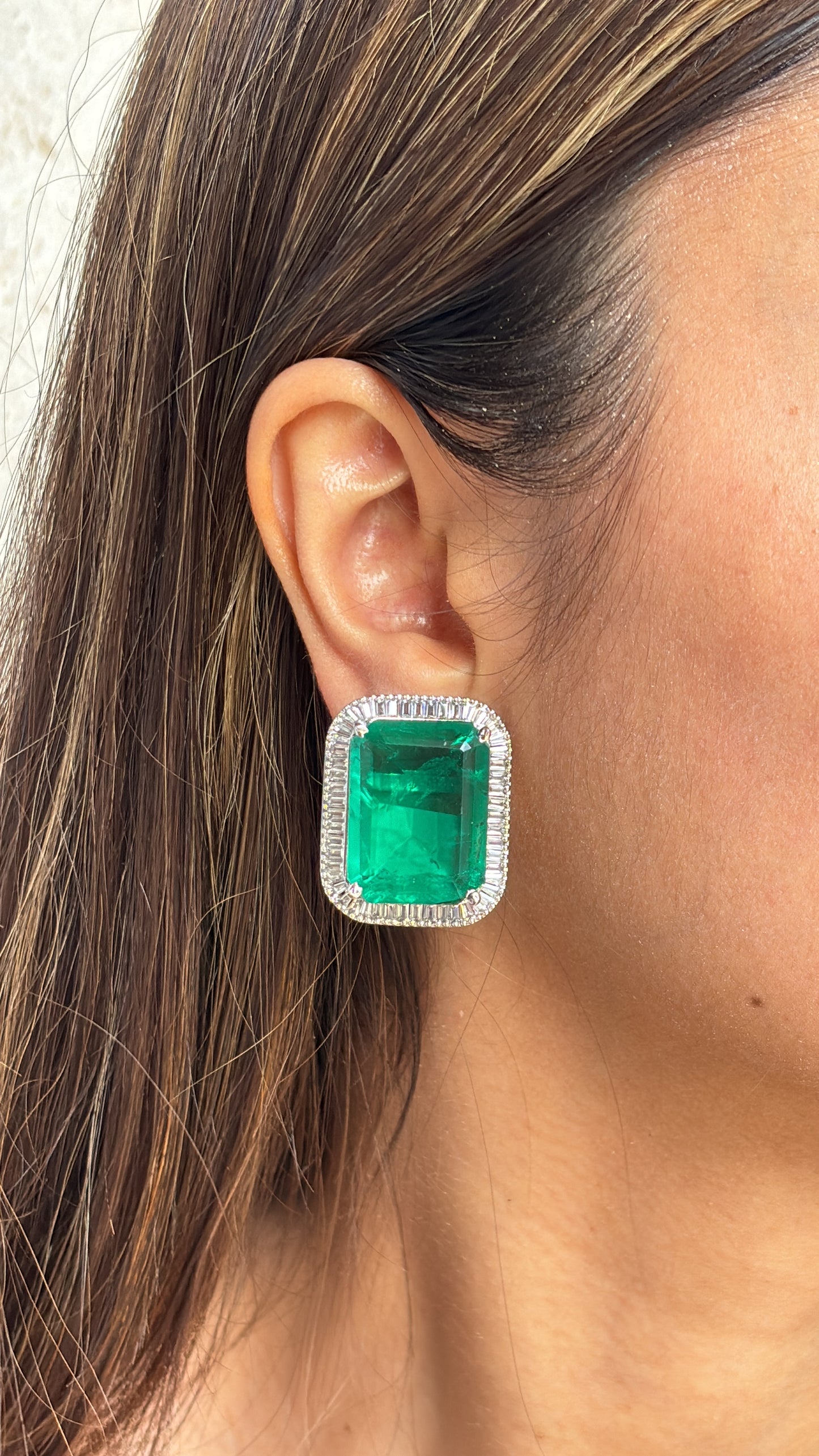 RADIANT SQAURE EMERALDS STUDS