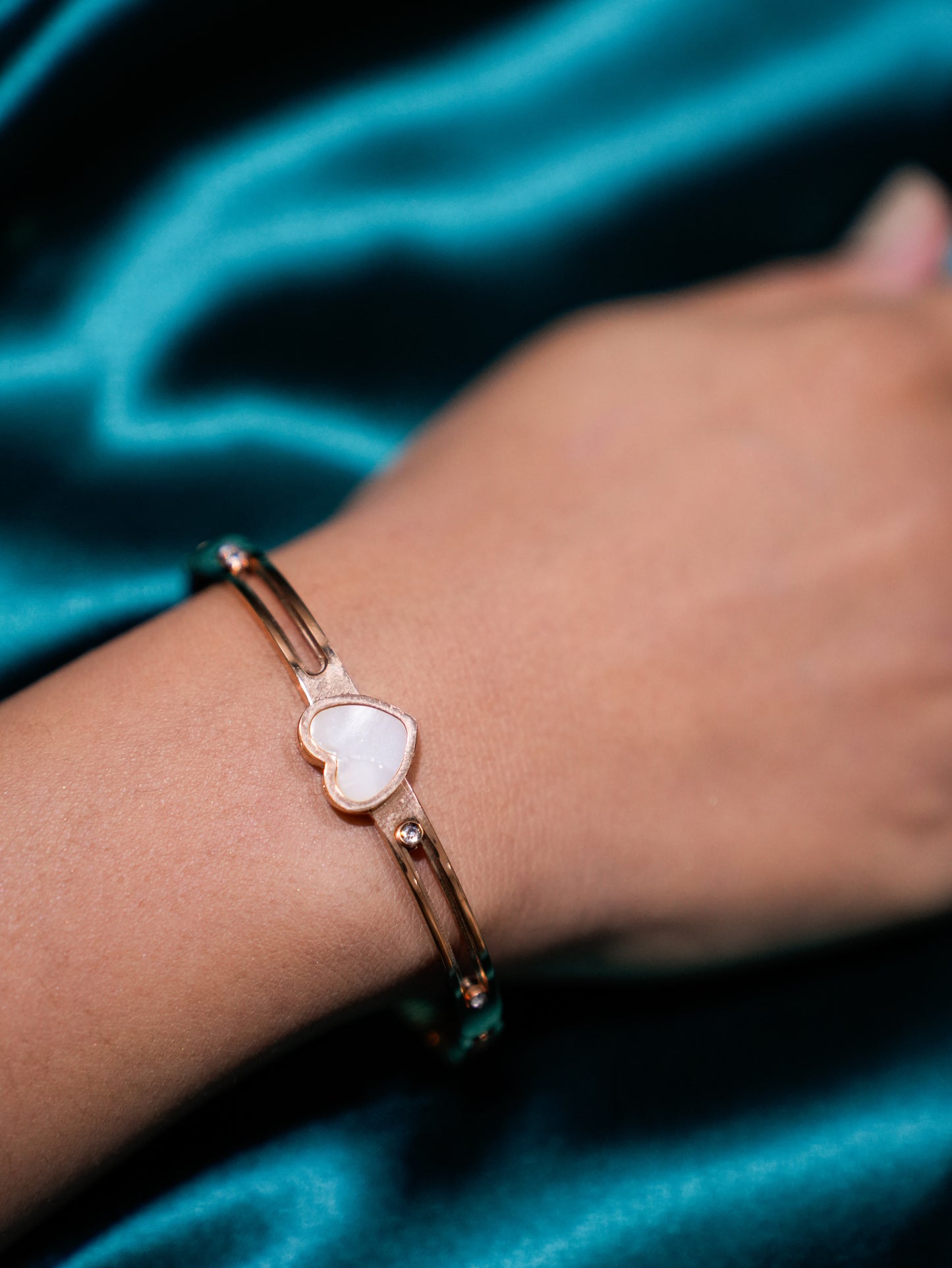 ROSEGOLD HEART MOTHER OF PEARL BRACELET