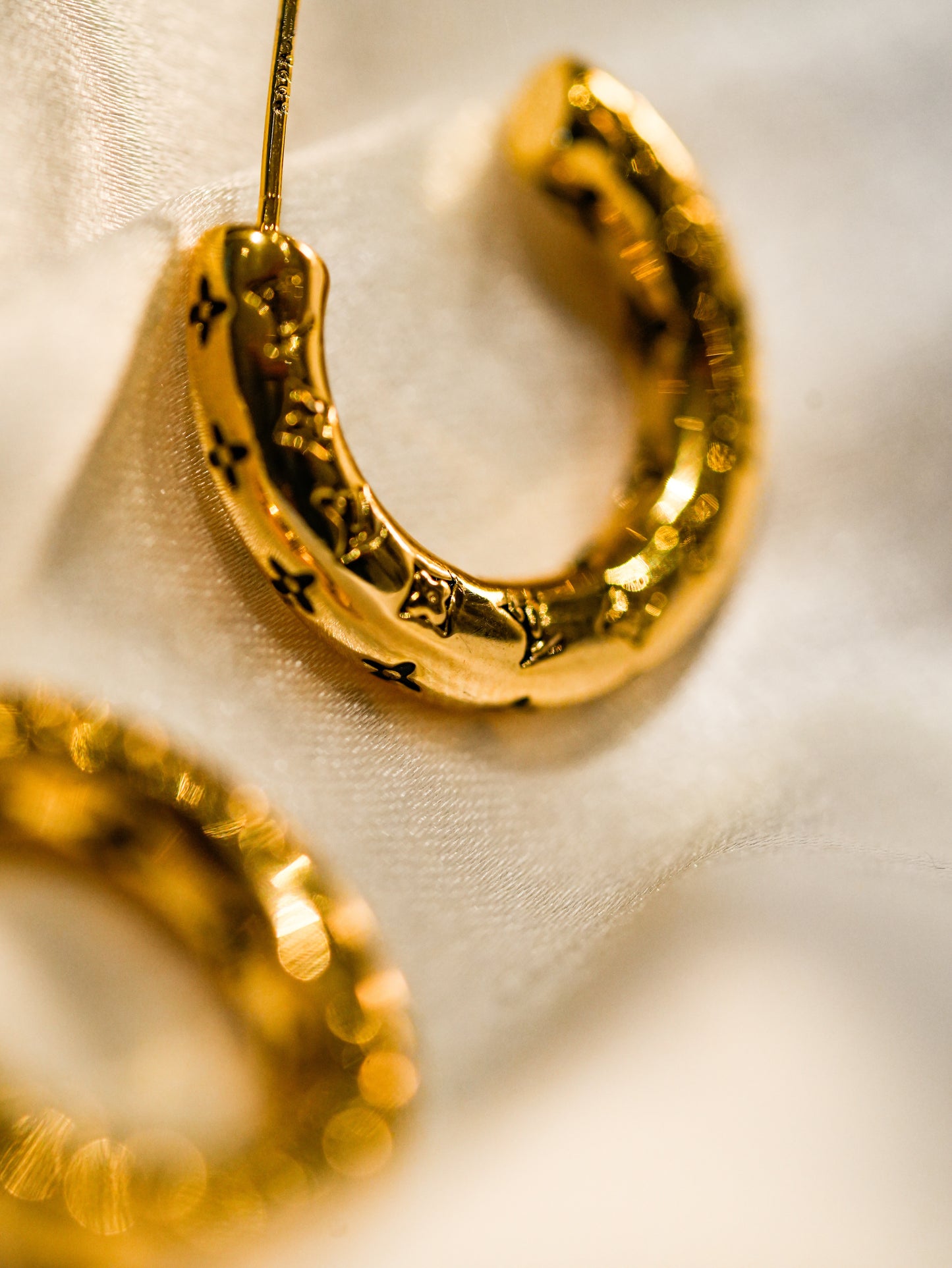 THICK GOLD HOOPS