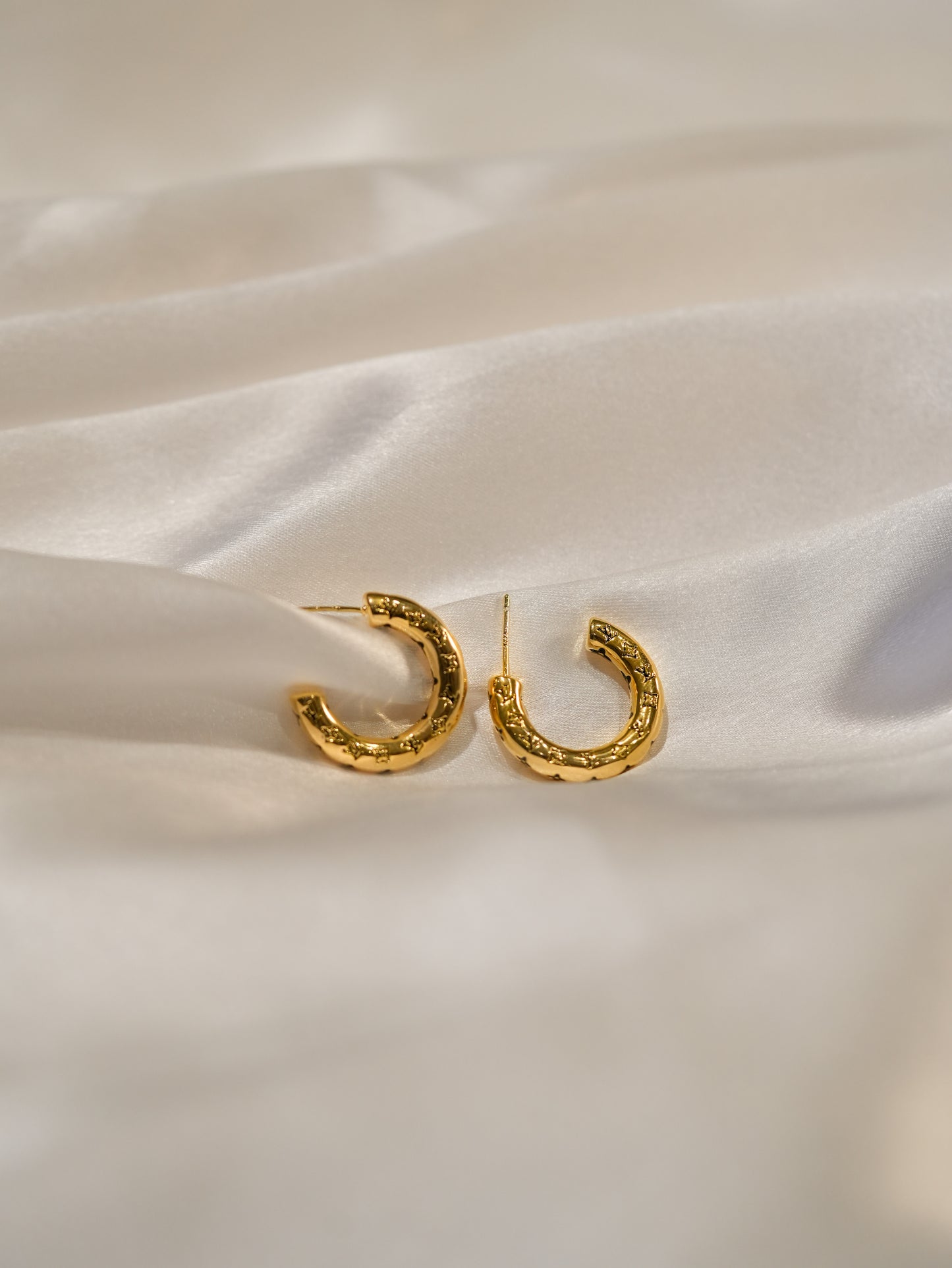 THICK GOLD HOOPS