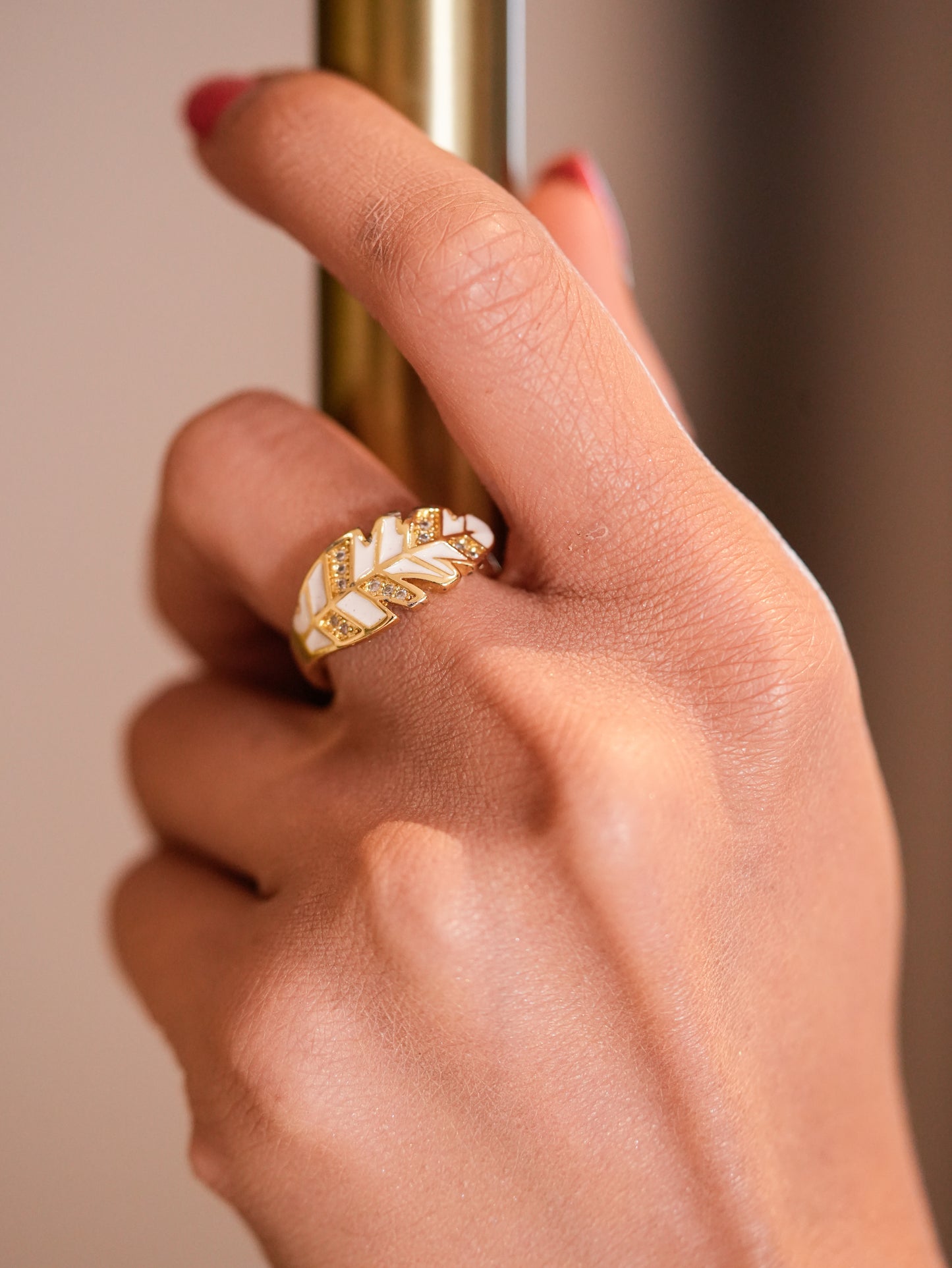 WHITE ENAMEL LEAF RING