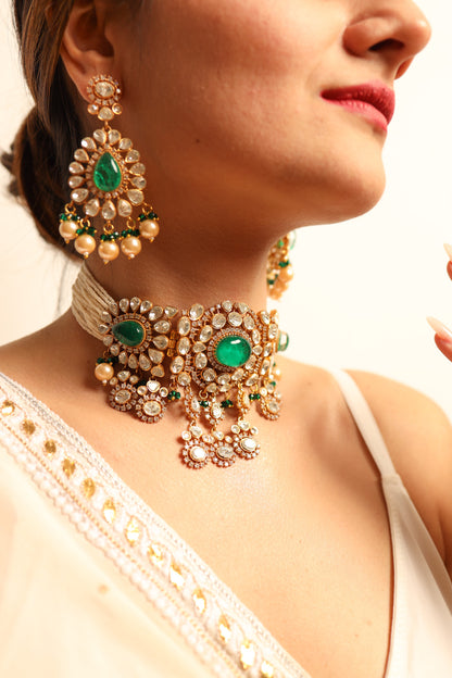 AURA EMERALD CHOKER SET