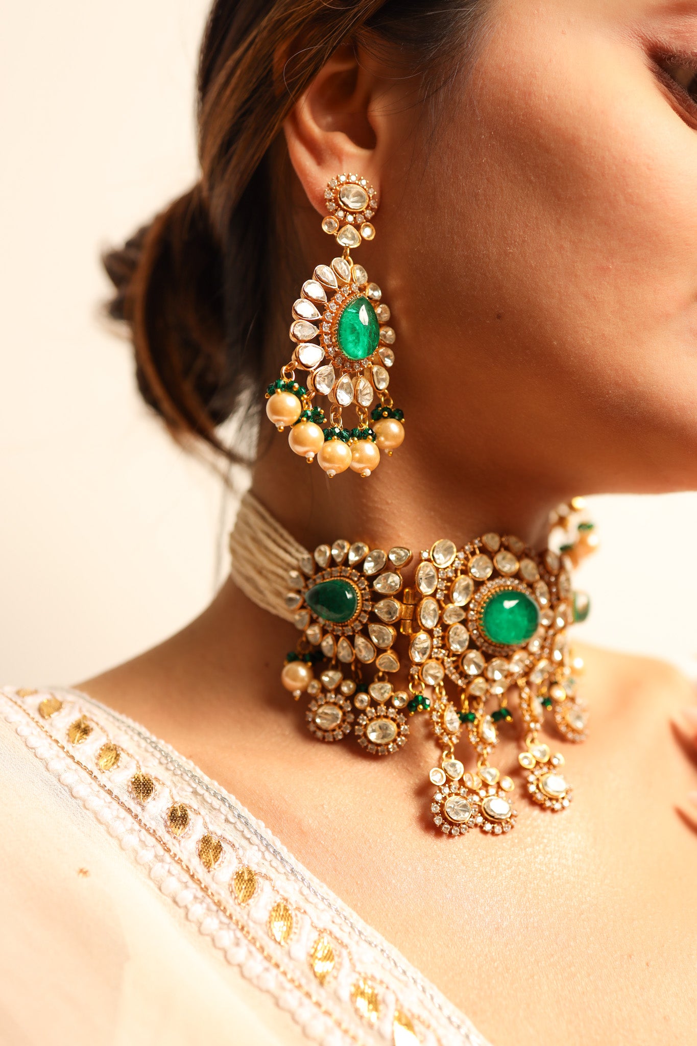 AURA EMERALD CHOKER SET