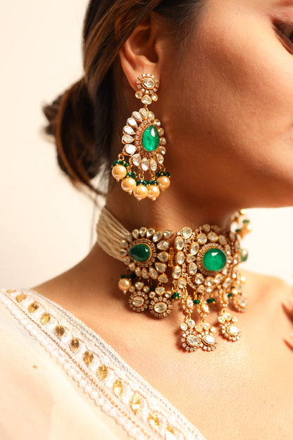 AURA EMERALD CHOKER SET