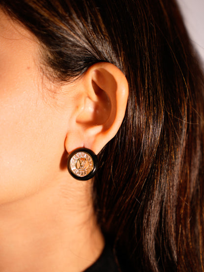 BLACK ENAMEL ROUND STUDS