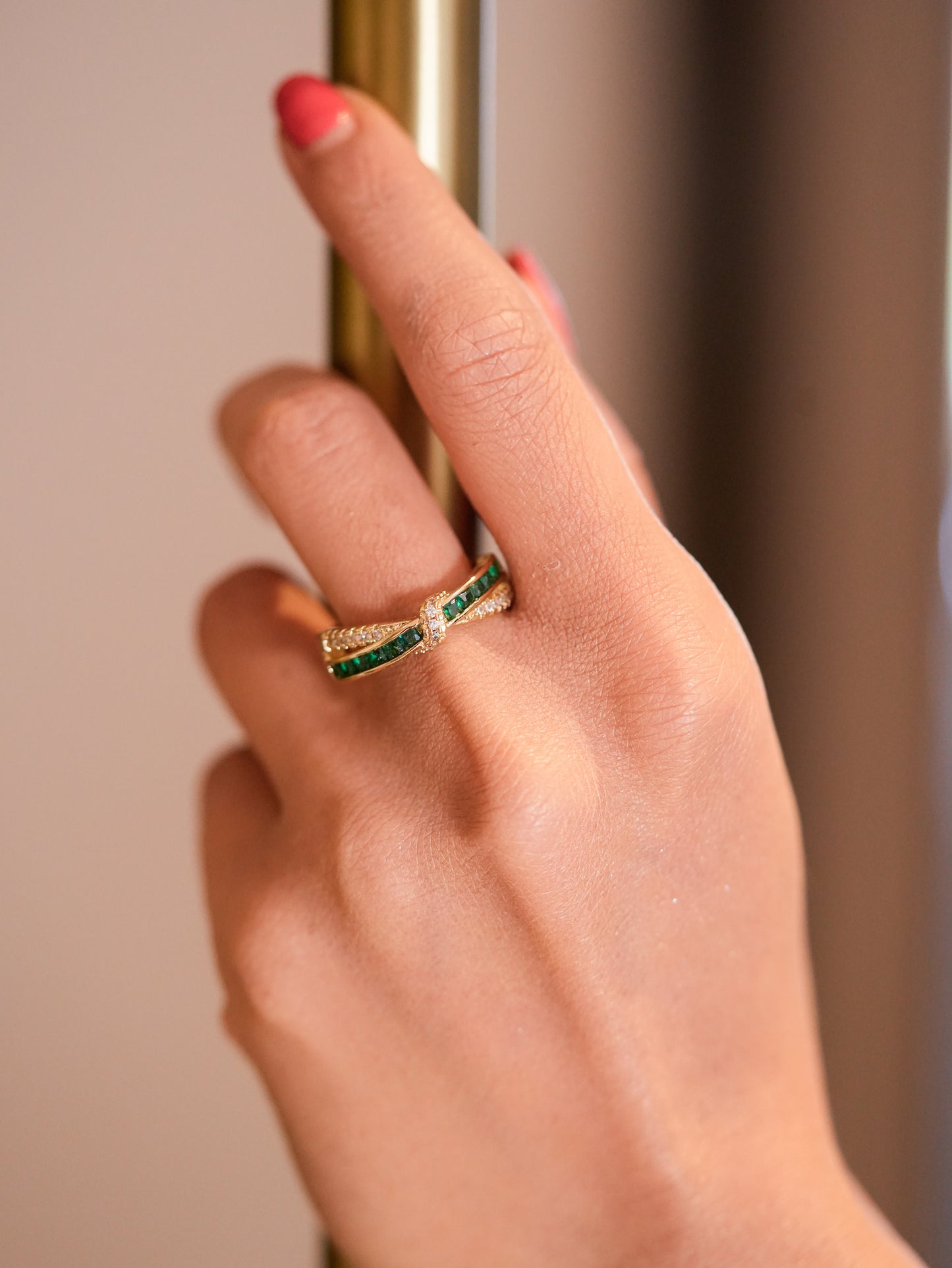 EMERALD BOW RING