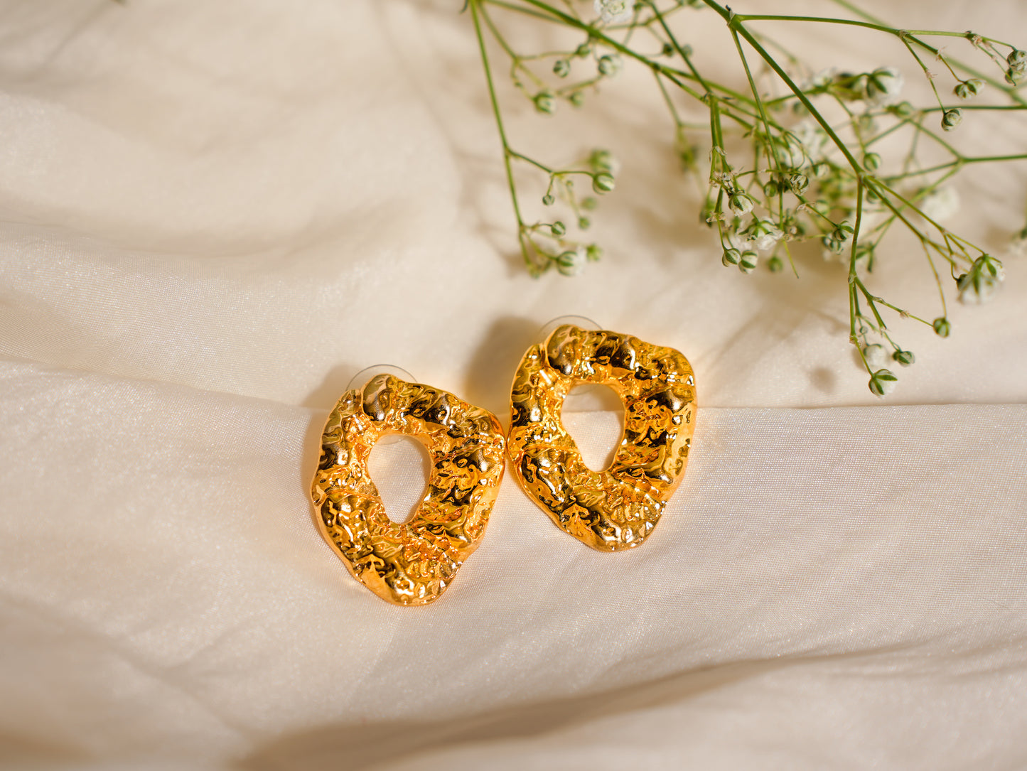 GREEK GOLD STUDS